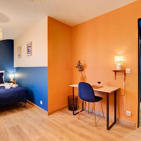 Expat Renting - L'original - La Cepiere - Parking