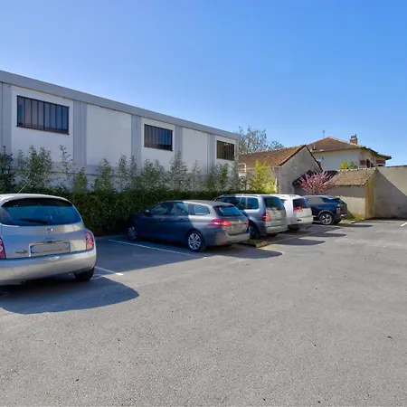 Expat Renting - L'original - La Cepiere - Parking